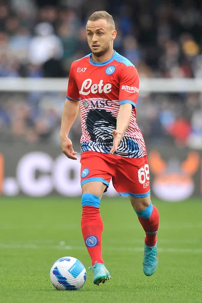 Napoli 'li Stanislav Lobotka oyuncusu, Napoli ile Fiorentina arasındaki İtalyan Serie A ligi maçında, Napoli 2, Fiorentina 3, Diego Armando Maradona Stadyumu' nda oynandı.. 