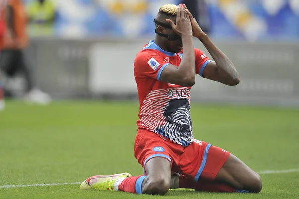 Napoli 'den Victor Osimhen, İtalya Serie A Ligi maçında Napoli - Fiorentina final maçı, Napoli 2, Fiorentina 3, Diego Armando Maradona Stadyumu' nda oynandı.. 