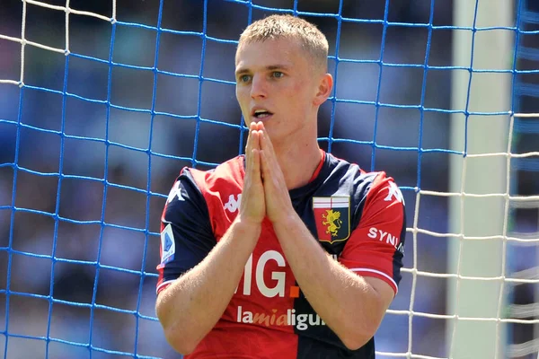 Cenova 'nın Albert Gudmundsson oyuncusu, İtalya Serie A Ligi maçında Napoli - Cenova final maçı, Napoli 3, Cenova 0, Diego Armando Maradona Stadyumu' nda oynandı..