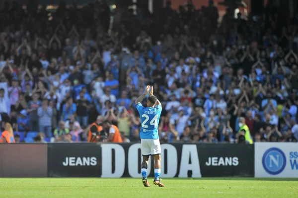 Napoli 'den Lorenzo Insigne, İtalya Serie A Ligi maçında Napoli - Cenova final maçı, Napoli 3, Cenova 0, Diego Armando Maradona Stadyumu' nda oynandı.. 