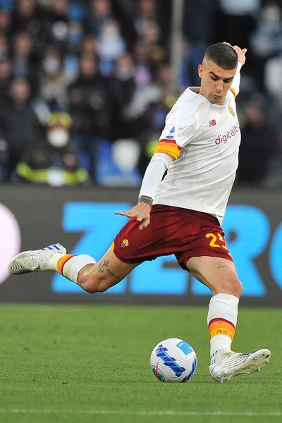 Roma 'nın Gianluca Manicini oyuncusu, Napoli ile Roma arasındaki İtalyan Serie A ligi final maçı olan Napoli 1, Roma 1, Diego Armando Maradona Stadyumu' nda oynanan karşılaşma sırasında. 