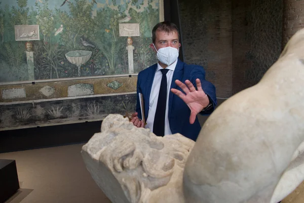 Direktor Gabriel Zuchtriegel Der Archäologischen Ausgrabungen Während Der Ausstellung Kunst — Stockfoto