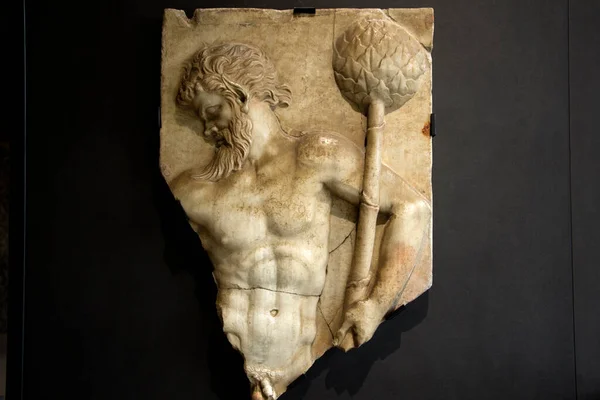 Relief Met Dansende Satyr Tijdens Tentoonstelling Kunst Sensuality Houses Pompeii — Stockfoto