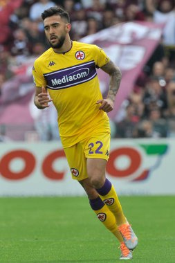 Fiorentina 'lı Nicolas Gonzales, Salernitana - Fiorentina final maçı olan Salernitana 2, Fiorentina 1 ile Arechi Stadyumu' nda oynanan İtalyan Serie A ligi maçında oynadı. Salerno, İtalya, 24 Nisan 2022.