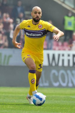 Fiorentina 'lı Sofyan Amrabat oyuncusu, Salernitana - Fiorentina final maçı, Salernitana 2, Fiorentina 1, Arechi Stadyumu' nda oynandı. Salerno, İtalya, 24 Nisan 2022.