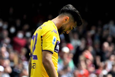 Fiorentina 'lı Nicolas Gonzales, Salernitana - Fiorentina final maçı, Salernitana 2, Fiorentina 1, Arechi Stadyumu' nda oynandı. Salerno, İtalya, 24 Nisan 2022.