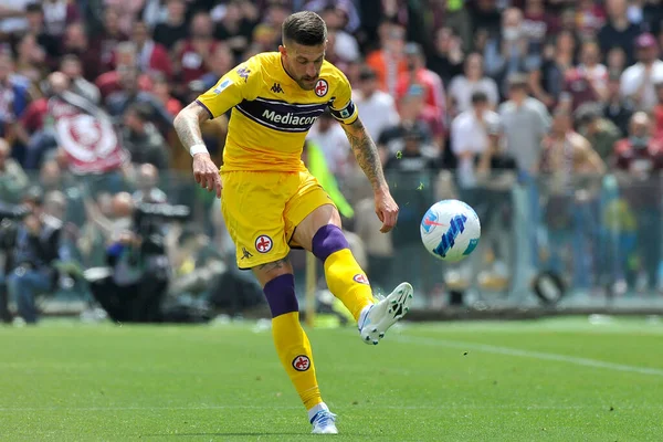 Fiorentina 'lı Nicolas Gonzales, Salernitana - Fiorentina final maçı olan Salernitana 2, Fiorentina 1 ile Arechi Stadyumu' nda oynanan İtalyan Serie A ligi maçında oynadı. Salerno, İtalya, 24 Nisan 2022.