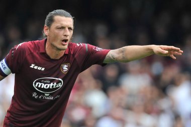 Salernitana 'lı Milan Curiç, Salernitana - Fiorentina final maçında Salernitana 2, Fiorentina 1 ile Arechi Stadyumu' nda oynanan İtalyan Serie A ligi karşılaşmasında oynadı. Salerno, İtalya, 24 Nisan 2022.