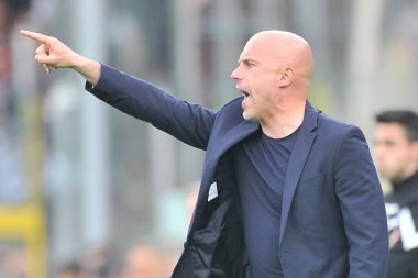 Venezia 'nın Andrea Soncin koçu, Salernitana ile Venezia arasında oynanan İtalya Serie A Ligi maçında Salernitana 2, Venezia 1, Arechi Stadyumu' nda oynandı. Salerno, İtalya, Mayıs 05, 2022. 