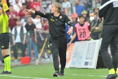 Salernitana 'nın Davide Nicola koçu, Salernitana ile Venezia arasında oynanan İtalya Serie A ligi maçında Salernitana 2, Venezia 1, Arechi Stadyumu' nda oynandı. Salerno, İtalya, Mayıs 05, 2022. 