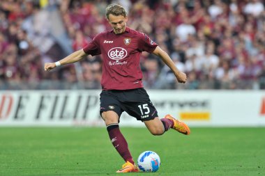 Salernitana 'dan Emil Bohinen, Salernitana ile Venezia arasında oynanan İtalya Serie A ligi maçında Salernitana 2, Venezia 1, Arechi Stadyumu' nda oynandı. Salerno, İtalya, Mayıs 05, 2022. 