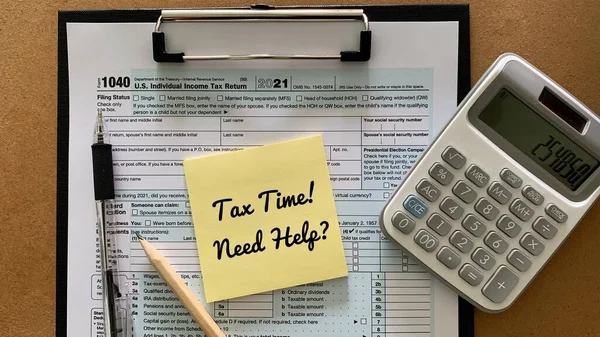 Need help and taxes text on stickers with tax forms. Tax concept on assistance with filing tax form and calculation. — Foto Stock