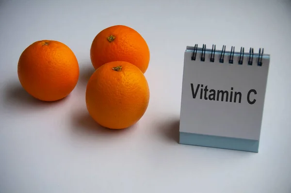 Laranjas Com Próximo Bloco Notas Com Texto Vitamina Conceito Saúde — Fotografia de Stock