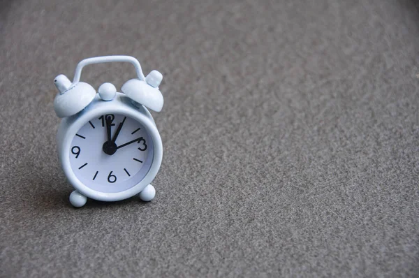 White Alarm Clock Isolated Marble Floor Clock Set Clock Deadline — Stock Photo, Image