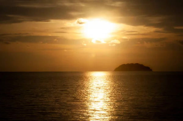 Sunset Tanjung Aru Beach Kota Kinabalu Sabah Borneo Malaysia — Stock Photo, Image