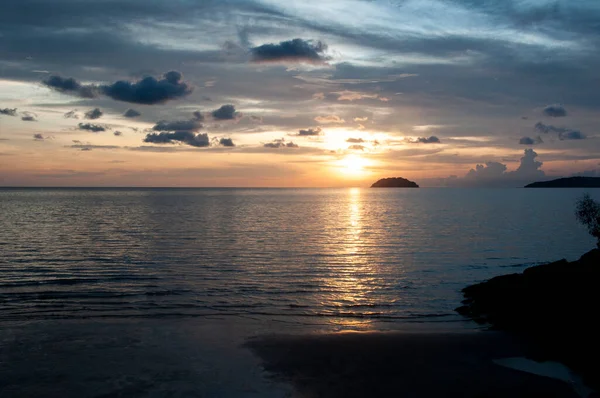 Ηλιοβασίλεμα Στην Παραλία Tanjung Aru Kota Kinabalu Sabah Βόρνεο Μαλαισία — Φωτογραφία Αρχείου