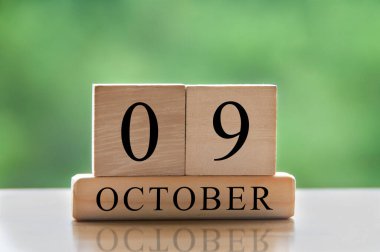 9 Ekim takvim tarih metni ahşap bloklar üzerinde fikirler veya metinler için kopyalama alanı ile. Alan ve takvim kavramını kopyala