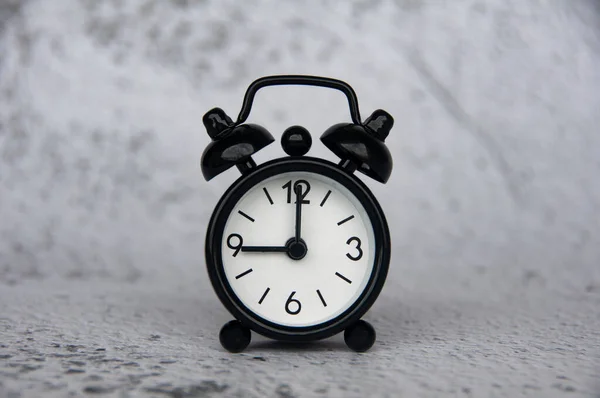 Reloj Despertador Apuntando Las Punto Con Espacio Personalizable Para Ideas — Foto de Stock