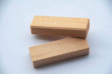 Metin ve fikirler için özelleştirilebilir alanı olan tahta bloklar. Boşluğu kopyala.