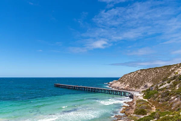 Stenhouse Körfezi Jetty, Güney Avustralya 'daki Inneston Park, Yorke Yarımadası' nda gözcülük yapıyordu.