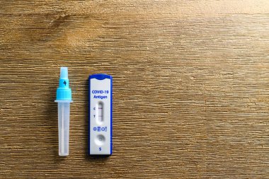 COVID-19 Avustralya hükümeti tarafından sağlanan hızlı antijen testi pozitif sonuç verdi