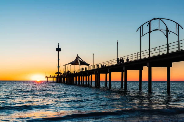 Brighton Jetty People Walking Sunset Viewed Beach South Australia — Stock fotografie