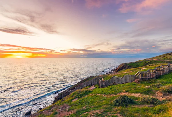 从南澳大利亚州观望日落时的哈列特湾木板路 — 图库照片