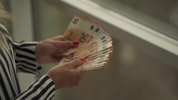 Szef Działu Biurowego Liczy Dużo Banknotów Euro Bogactwo Inflacja Biznes — Wideo stockowe