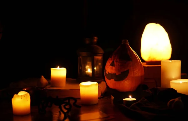 Κεριά Κολοκύθα Φως Σκοτάδι Αποκριές Τραπέζι — Φωτογραφία Αρχείου