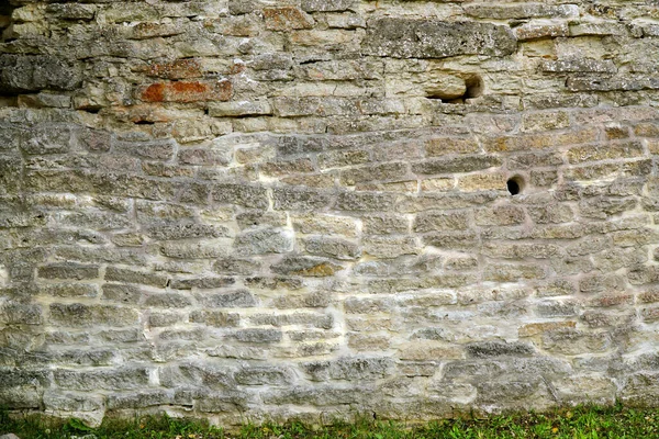Kamenný stojan je nerovná řada kamenů. Starý — Stock fotografie