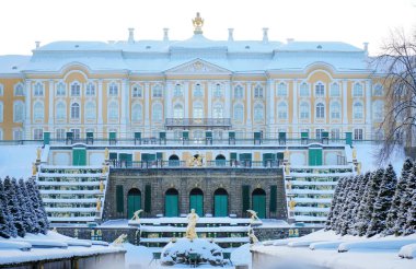 Perterhof, St. Petersburg, Rusya 'da Büyük Çeşmeler Şelalesi