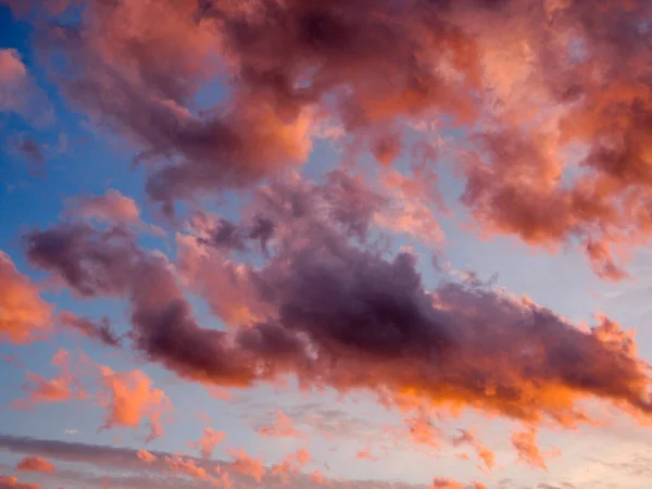 Red Clouds Blue Sky —  Fotos de Stock