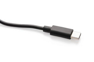 Beyaz arkaplanda USB tip c kablosu izole edildi. Clipping pat ile