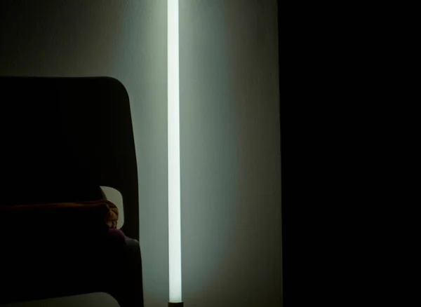 Modern Apartman 'da Yerdeki Işığa Led Fütürist Işık. Boşluğu Kopyala