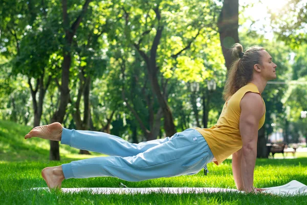 Young Man Practice Yoga Park Yoga Asanas City Park Sunny Stok Lukisan  