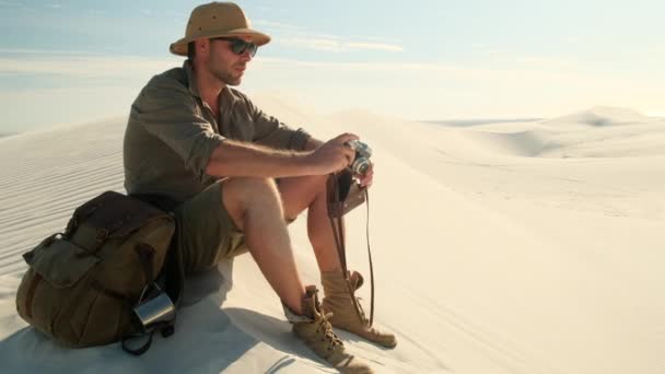 Male Traveler Leaving Footprints Sand Dunes Walking Dessert Guy Young — Stok video