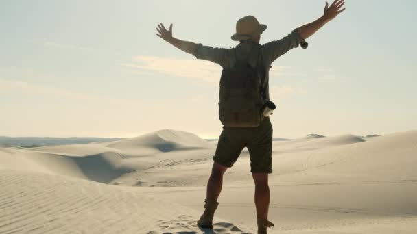 Male American Hiker Watching Sunset Nevada Desert Valley Fire Lonely — 图库视频影像