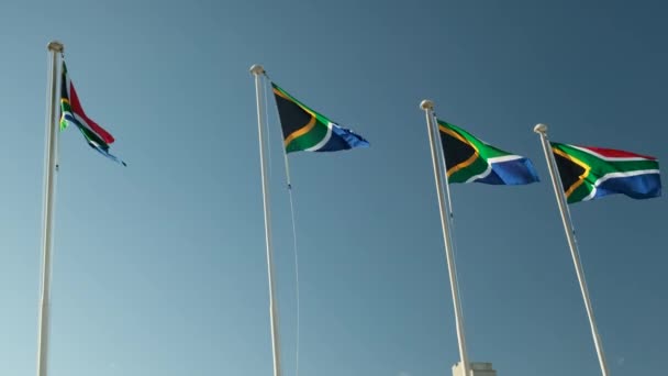 Bandeira África Sul Acenando Fundo Céu Por Sol Grande Bandeira — Vídeo de Stock