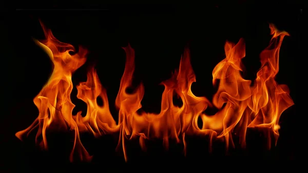 生火的结构生火的背景生火的肉从火炉或烹调中焚烧 适合做横幅或广告的黑色背景 — 图库照片