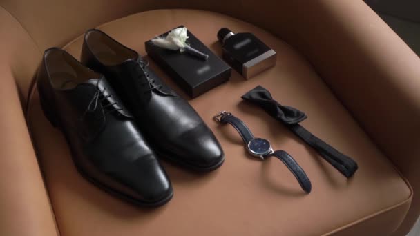 Herrenbekleidung, Accessoires für den Hochzeitstag des Bräutigams — Stockvideo