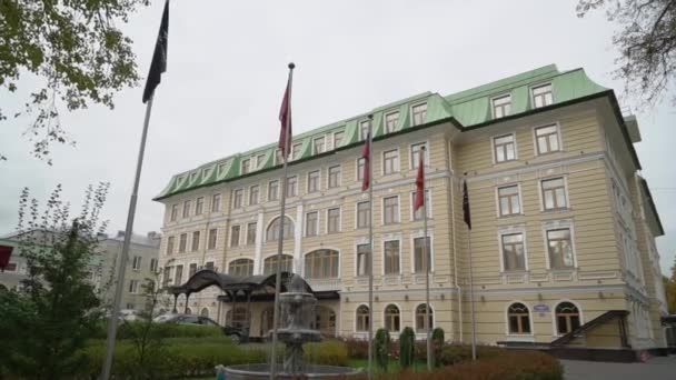 PUSHKIN, Oroszország - SZEPTEMBER, 2, 2021: Cár Palace hotel épület egy városban. — Stock videók