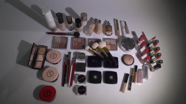 For makeup - brushes, shadows, blush, foundation, lipstick, mascara, eye shadow. — Vídeo de Stock