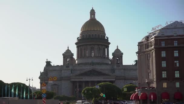Собор Святого Исаака в Петербурге. Храм православия. — стоковое видео