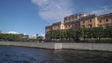 Mikhailovsky Kalesi, St. Petersburg, Rusya. Tarihi binanın görüntüsü.