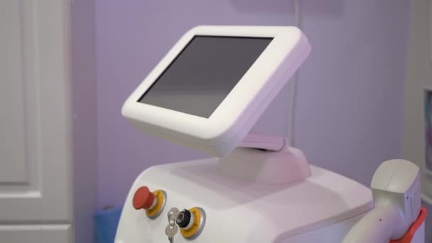 White laser for hair removal and depilation. Cosmetology, cosmetology clinic. — Stock video