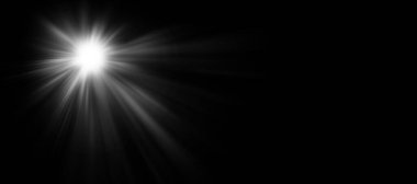 Siyah arka planda güneş parlıyor. Güneş. Güneş 'in parıltısı. Lens alevi ve asimetrik ışık ışınları ile birlikte..