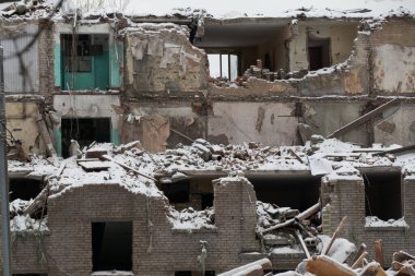 destroyed multi-storey residential building in the city