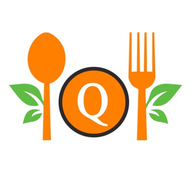 Q harfi üzerindeki restoran logosu. Kaşık ve Çatal, Mutfak İşareti için Yaprak Sembolü, Kafe Simgesi, Restoran, Yemek Pişirme İşletme Vektörü