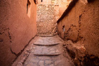 Fas 'tan Kasbah Ait Ben Haddou. Sahra Çölü 'nden kaleler ve geleneksel kil evler. 