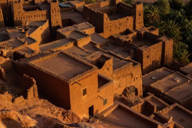 Fas 'tan Kasbah Ait Ben Haddou. Sahra Çölü 'nden kaleler ve geleneksel kil evler. 